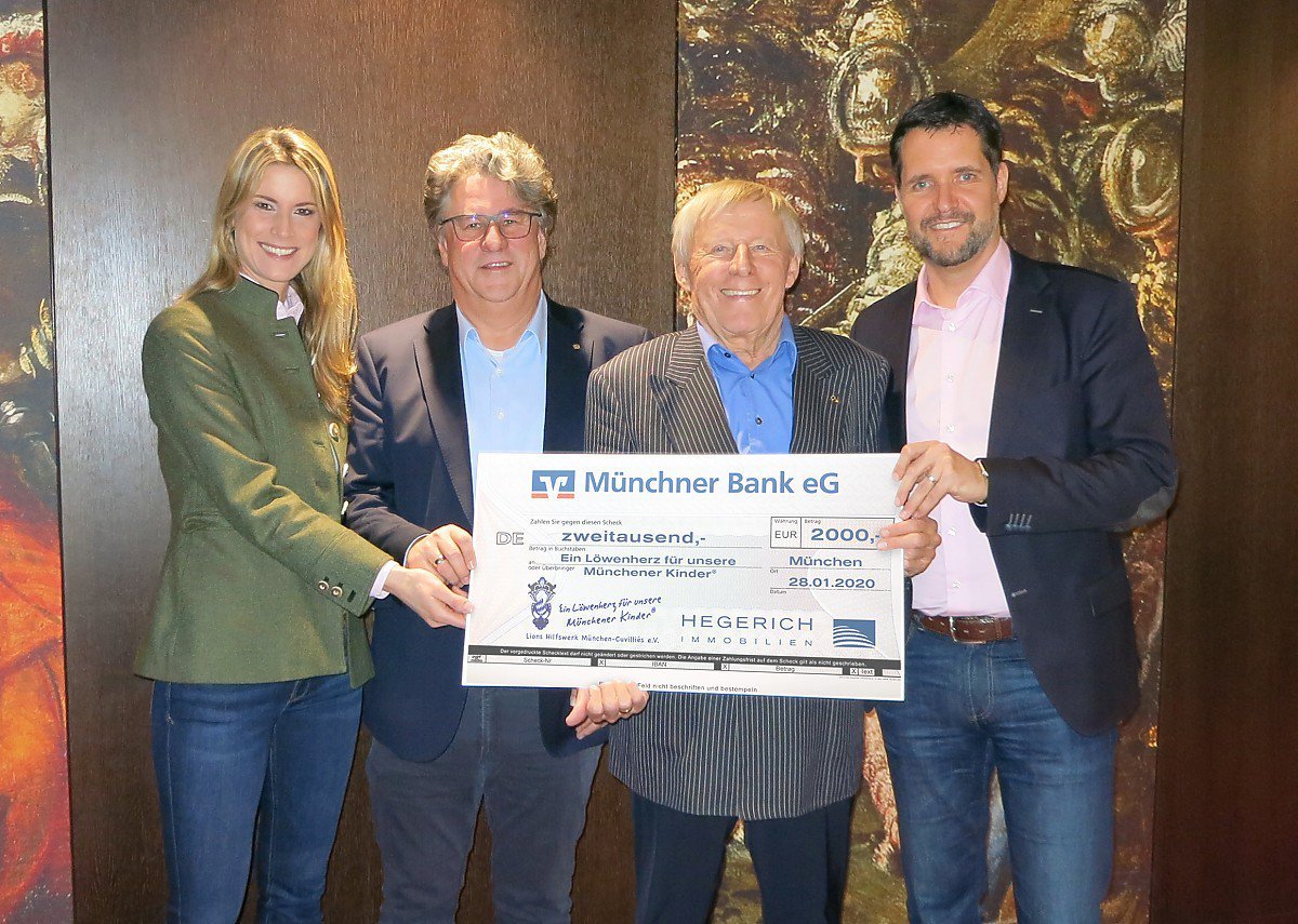 Spendenscheck-�bergabe in M�nchen