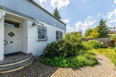 Hauptbild HEGERICH: Von Gartentraum & jede menge Platz - komfortabel ausgebautes Einfamilienhaus in Cadolzburg