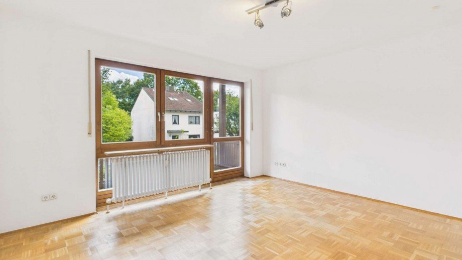 Wohnzimmer mit Balkonzugang Etagenwohnung M�nchen