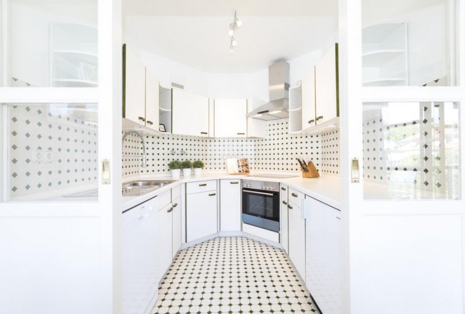 K�che mit Einbauk�che Etagenwohnung M�nchen