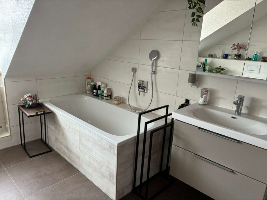 Badezimmer Dachgeschosswohnung F�rth
