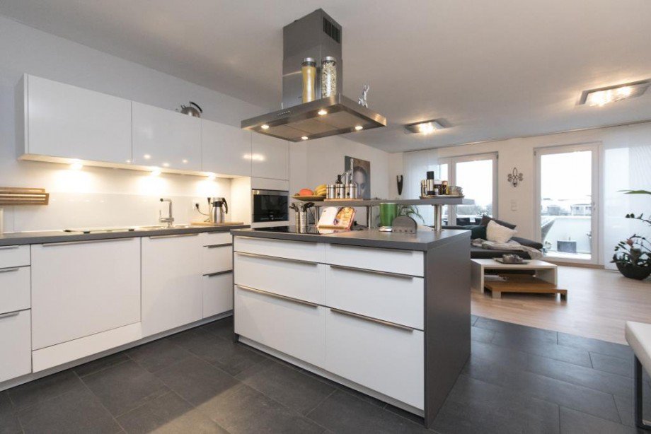 K�che/ Wohnzimmer Etagenwohnung Gilching