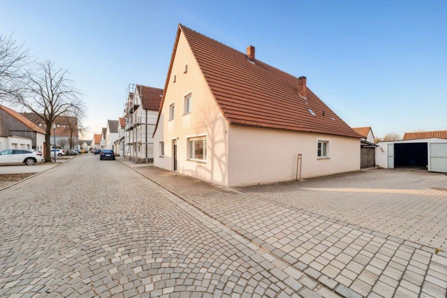 Au�enanischt - (KI generiert) Bauernhaus Freystadt