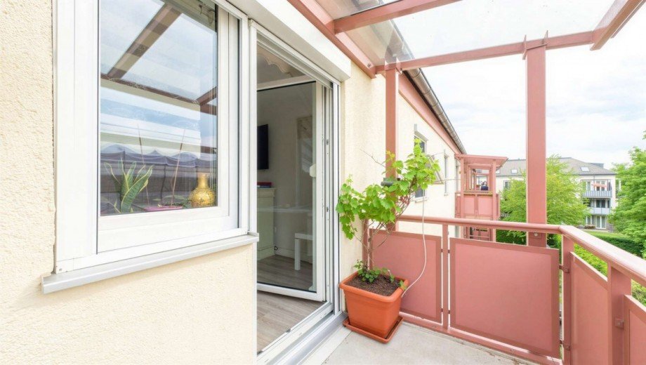 Balkon - (KI generiert) Etagenwohnung M�nchen