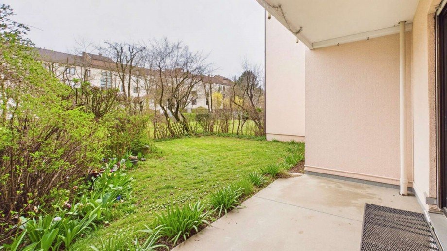 Terrasse - (KI generiert) Etagenwohnung M�nchen