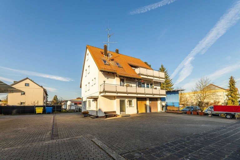 vermietetes Dreifamilienhaus F�rth Gewerbegrundst�ck HEGERICH: Ideal f�r Aufteiler und Eigennutzer - Gro�z�giges Grundst�ck mit ca. 3.205 m� Fl�che