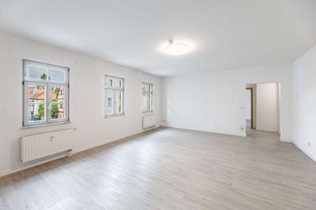 Hauptbild HEGERICH: Historischer Charme, moderner Komfort - stilvolle Wohnung mit Carport