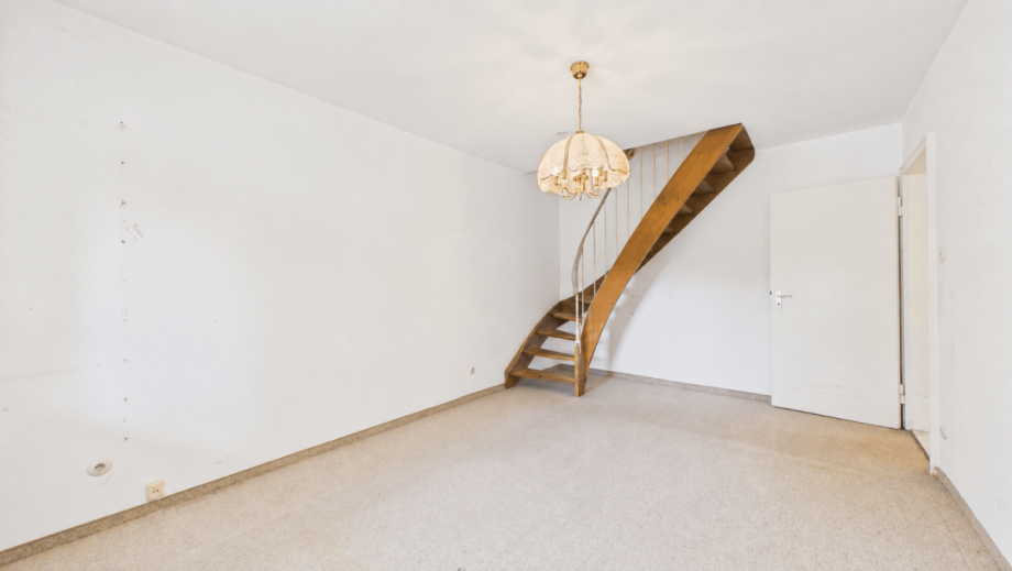 Schlaf-/Arbeits-oder Kinderzimmer mit Treppe zur zweiten Ebene Etagenwohnung Gr�nwald