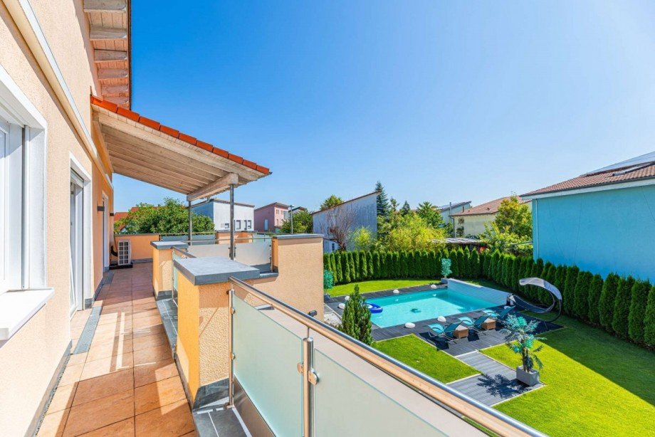 Blick von Terrasse Villa Erlangen