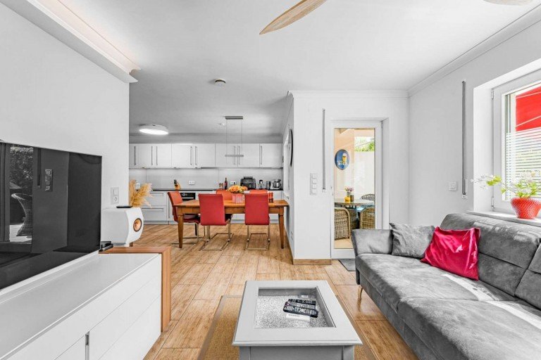 Wohnzimmer M�nchen Erdgeschosswohnung HEGERICH: Exklusive 4-Zimmer-EG-Terrassenwohnung im gr�nen Waldperlach