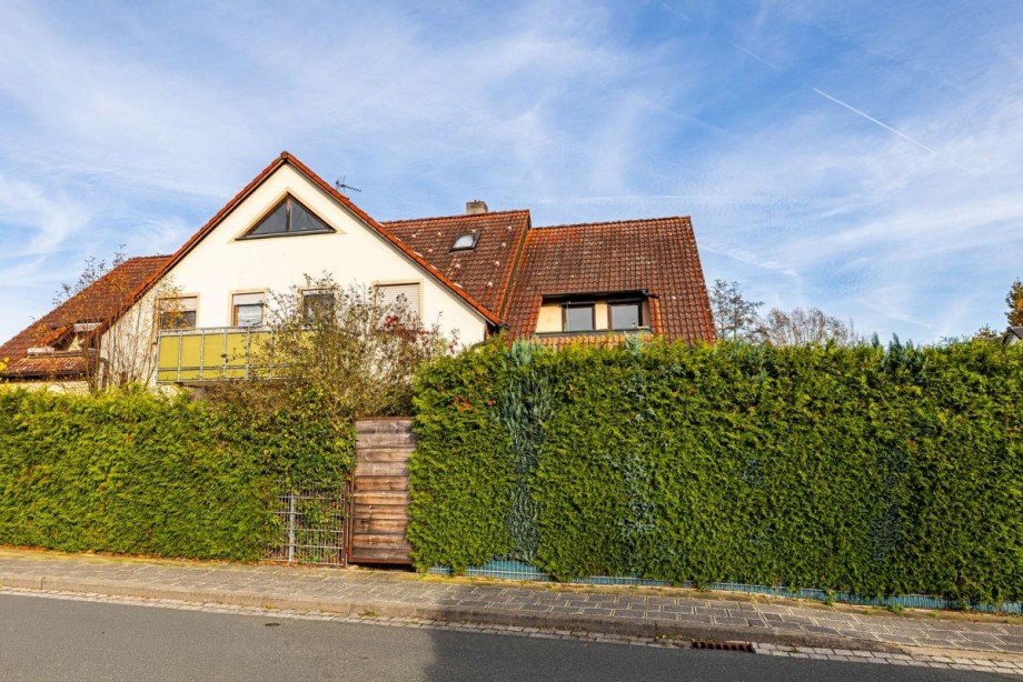 Stra�enansicht Maisonettewohnung Ammerndorf