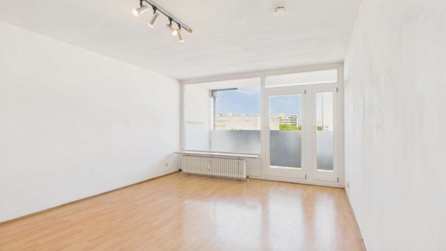 Wohn-/Schlafzimmer Etagenwohnung M�nchen