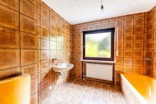 Badezimmer HEGERICH: Wohntr�ume wahr werden lassen - Charmantes Reihenendhaus in familienfreundlicher Lage