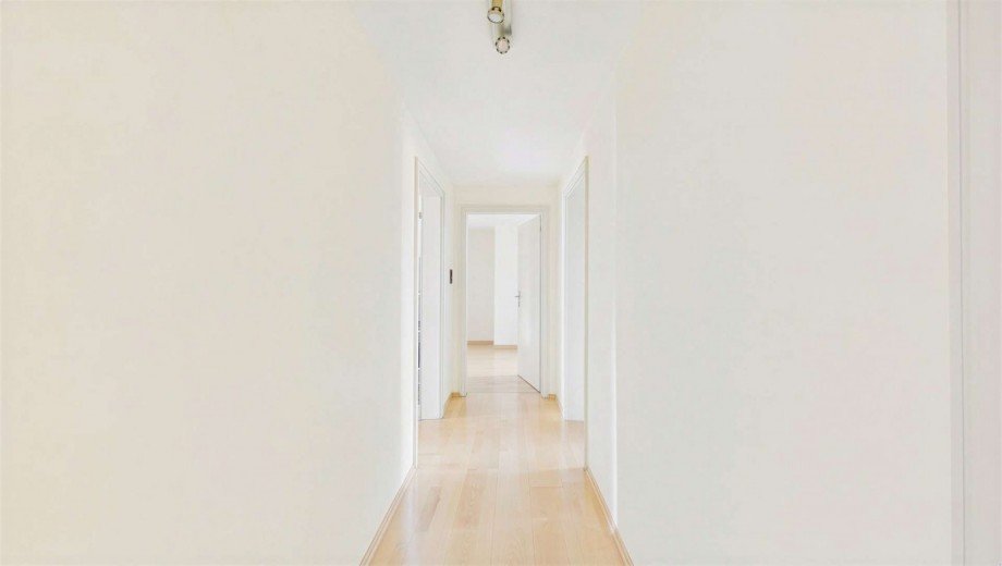 Flur - (KI generiert) Dachgeschosswohnung M�nchen