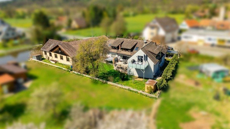 Gesamtes Grundst�ck Zirndorf Wohn- / Gesch�ftshaus HEGERICH: Attraktives Wohn- und Gewerbeensemble mit Entwicklungspotenzial in Zirndorf