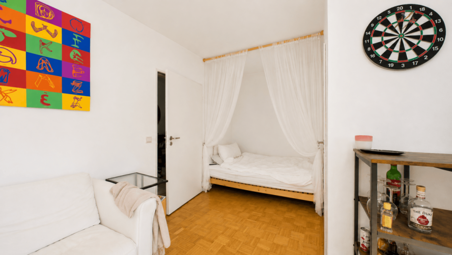 Schlafnische (KI-gest�tzt bearbeitet) Erdgeschosswohnung M�nchen