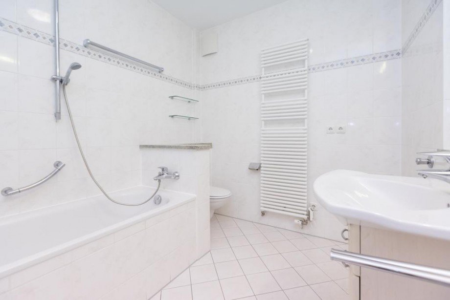 Detailansicht Hauptbadezimmer Etagenwohnung M�nchen