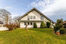 Hauptbild HEGERICH: Charmantes Einfamilienhaus mit Wintergarten und idyllischem Gartenparadies