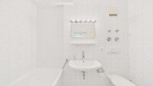 Badezimmer HEGERICH: Stilvolle 1-Zimmer-Erdgeschosswohnung in Altstadt-Lehel - Wohnen nahe der Isar!