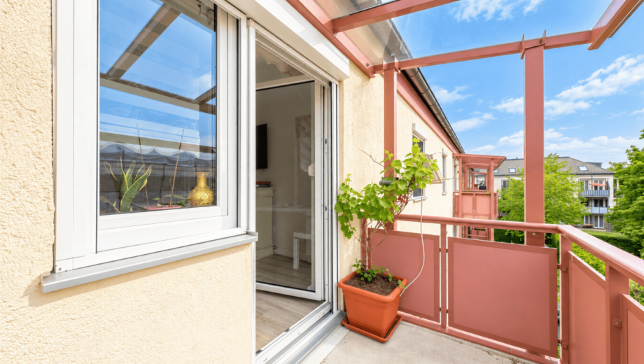 S�d-West Balkon Etagenwohnung M�nchen