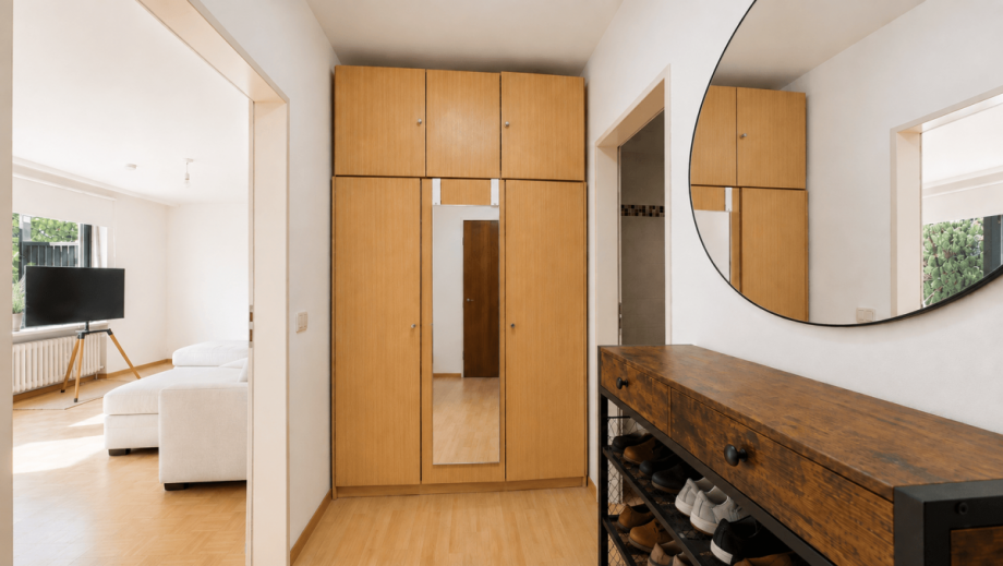 Flur (KI-gest�tzt bearbeitet) Erdgeschosswohnung M�nchen
