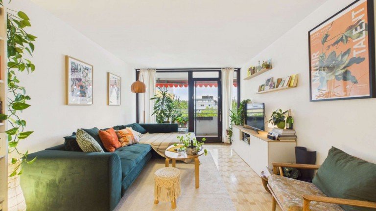 Wohnzimmer m�nchen Etagenwohnung HEGERICH: Vermietete 3-Zimmer-Etagenwohnung mit sonnigem S�dbalkon & Schwimmbad in Sendling-Westpark