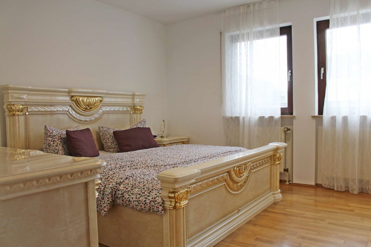 HEGERICH: Super geschnittene 3-Zimmer Wohnung mit Balkon und Gartenanteil in ruhiger Lage! - Photo 2