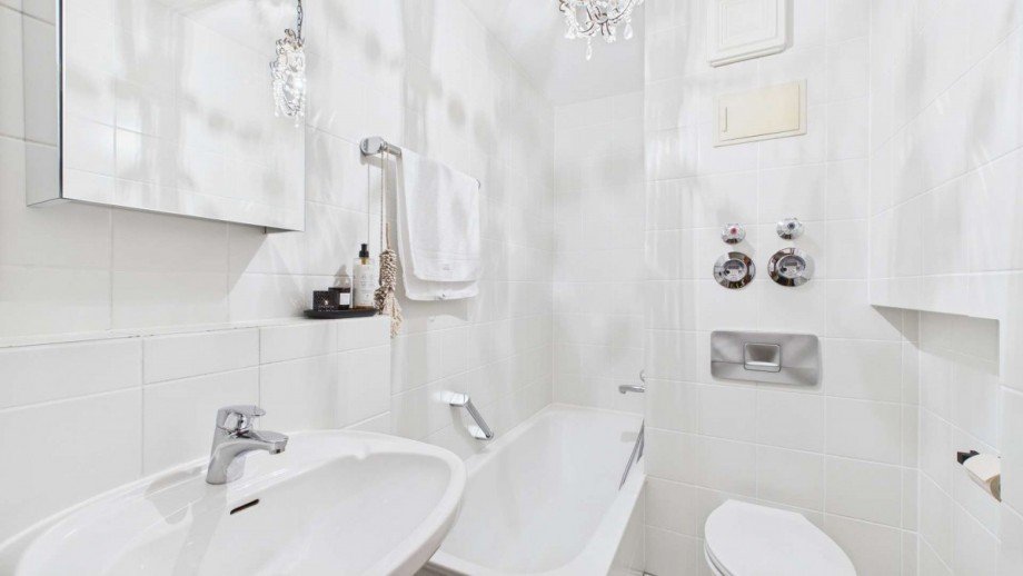 Badezimmer mit Badewanne Etagenwohnung M�nchen