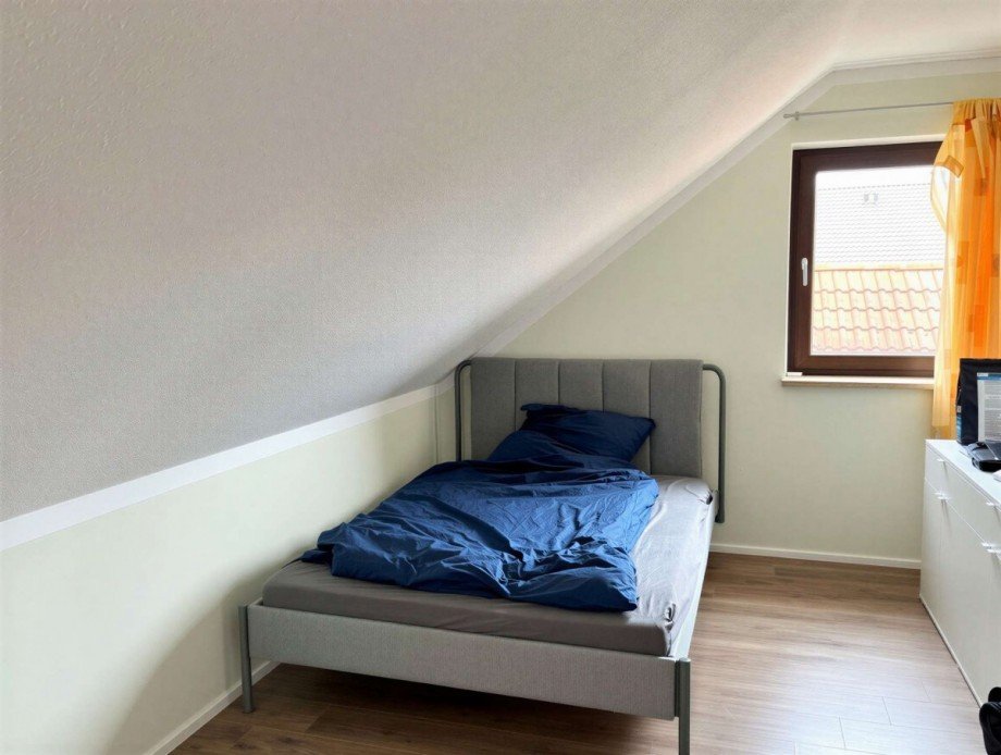 Schlafzimmer 2 Dachgeschosswohnung Oberasbach