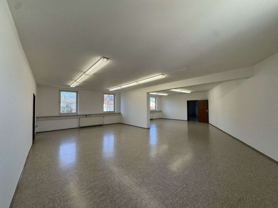 Einheit links B�rofl�che F�rth