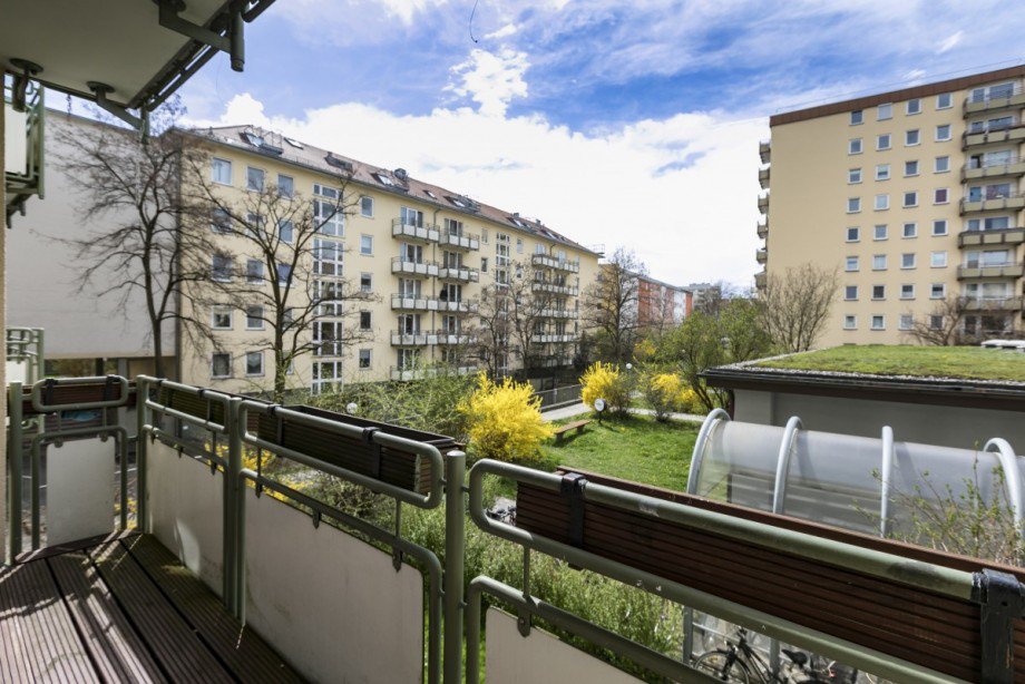 Ausblick Balkon Etagenwohnung M�nchen