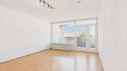 Hauptbild HEGERICH: Leerstehende 1-Zimmer-Wohnung mit Ost-Balkon direkt am Olympia-Einkaufszentrum