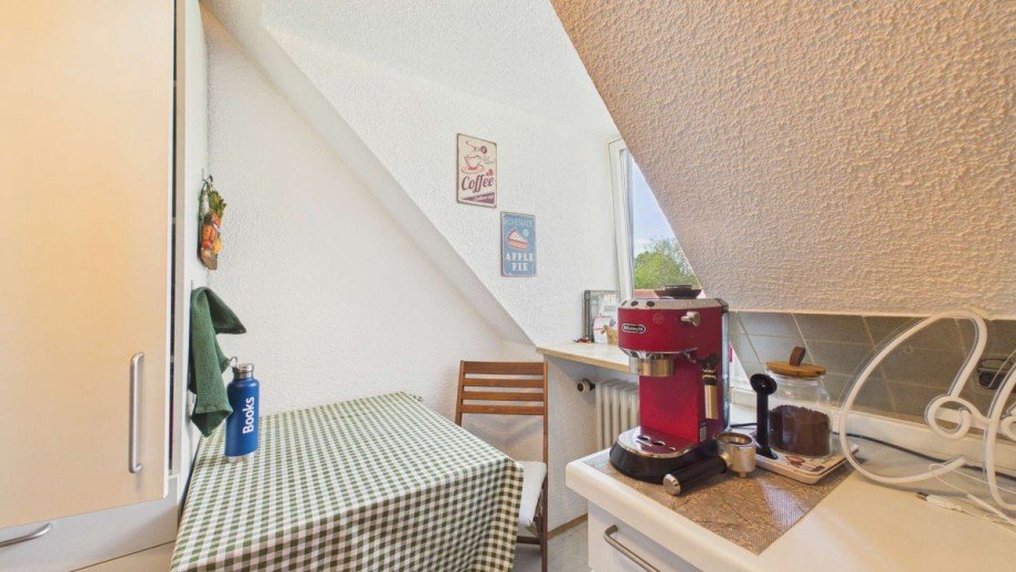 K�che mit Essecke Dachgeschosswohnung M�nchen