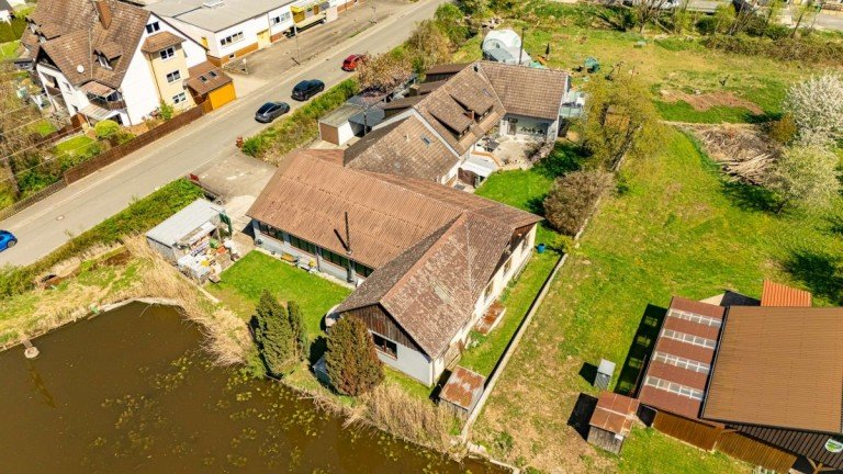 Au�enansicht Zirndorf Halle HEGERICH: Gewerbehalle mit Ausbau- und Nutzungspotenzial in gefragter Lage