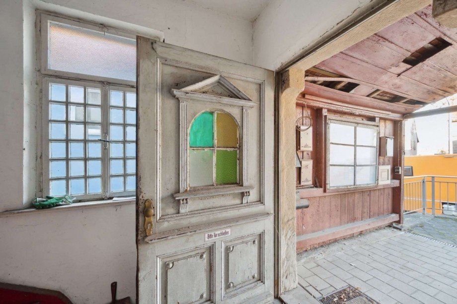 Hauseingang Mehrfamilienhaus Georgensgm�nd