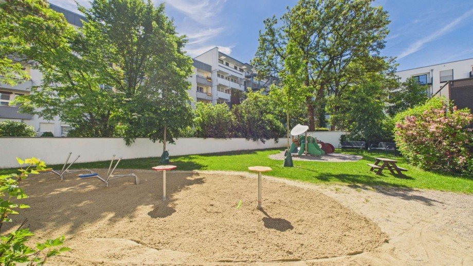 Spielplatz in der Anlage Erdgeschosswohnung M�nchen