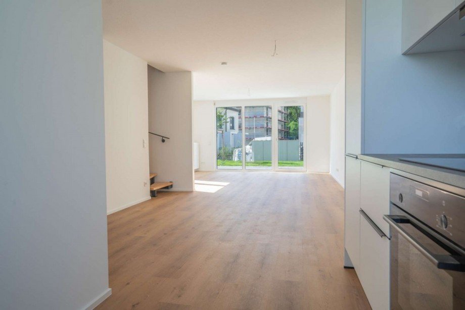 Wohnzimmer mit K�che Reihenendhaus N�rnberg