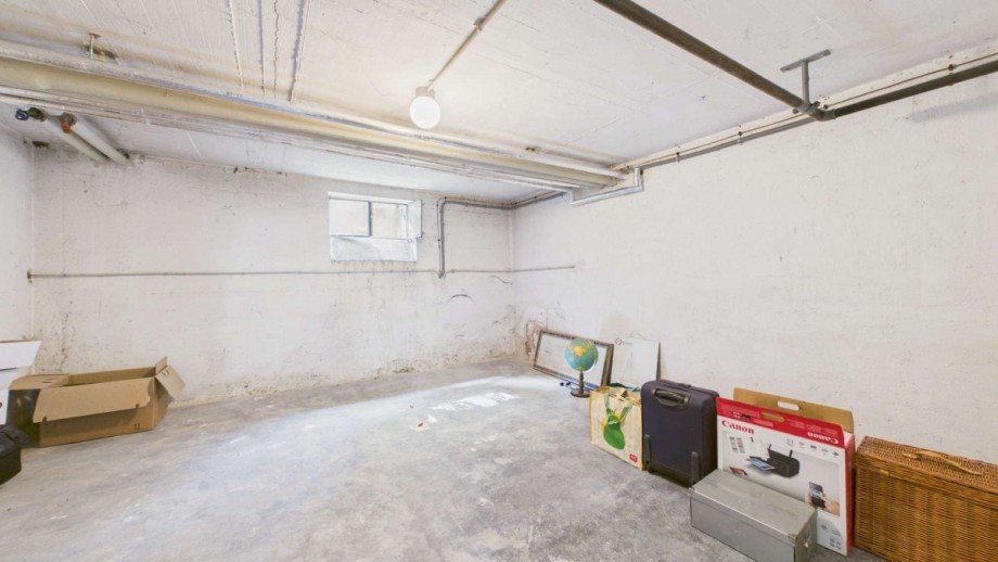 Eigenes Kellerabteil Etagenwohnung Gr�nwald