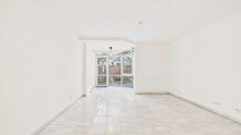 Blick in das Zimmer HEGERICH: Stilvolle 1-Zimmer-Erdgeschosswohnung in Altstadt-Lehel - Wohnen nahe der Isar!