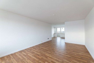 Hauptbild HEGERICH: Lichtdurchflutete 3 Zimmerwohnung mit wundersch�nem Blick �ber N�rnberg!