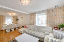 Wohn- und Esszimmer HEGERICH: Wohn- und Gesch�ftshaus mit viel Potenzial in Obermenzing