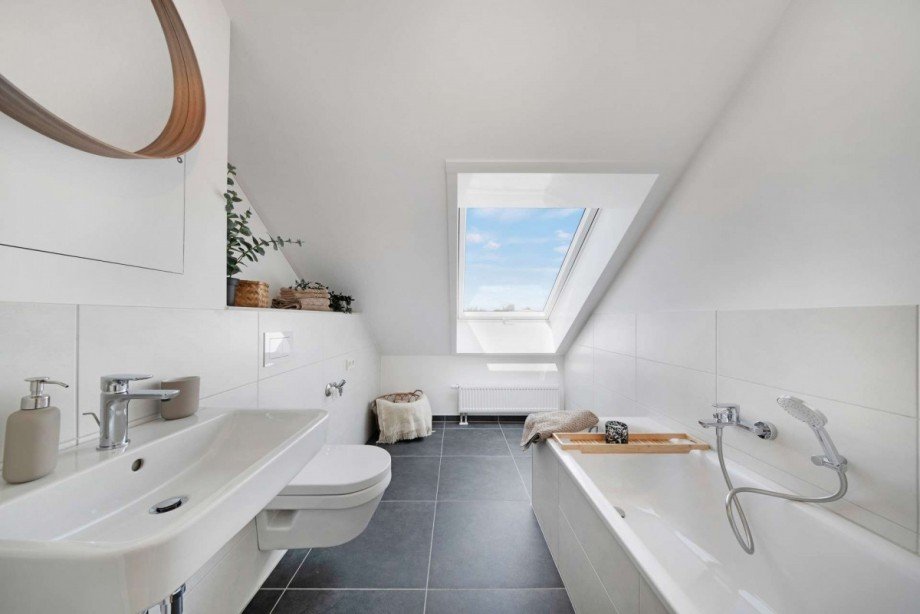 Badezimmer DG Reihenmittelhaus N�rnberg