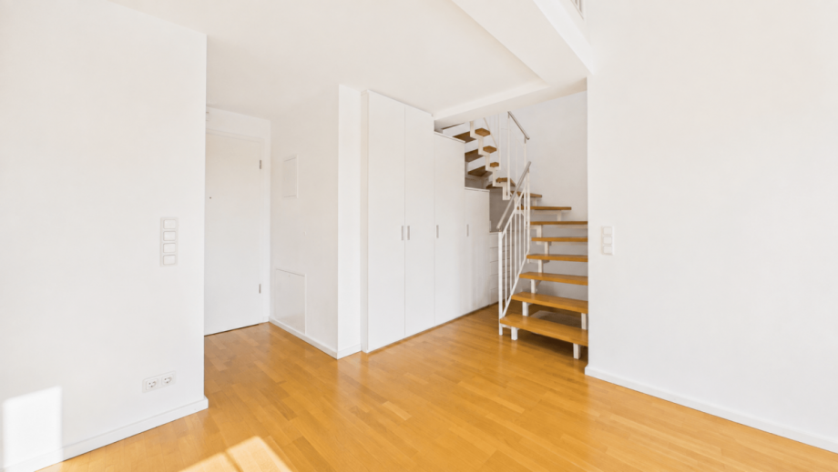 Eingangsbereich mit Treppe zur Galerie Dachgeschosswohnung M�nchen