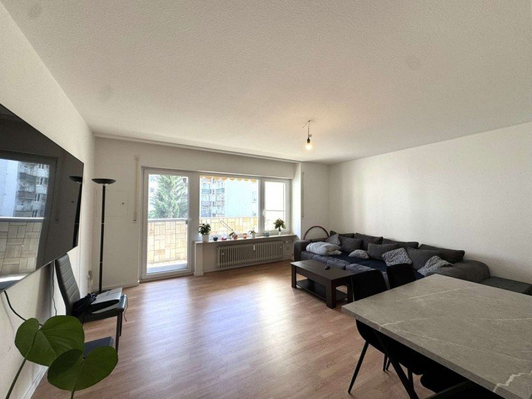 Wohnzimmer N�rnberg Etagenwohnung HEGERICH: Attraktive 2-Zimmer-Wohnung in zentraler Lage von N�rnberg-Galgenhof