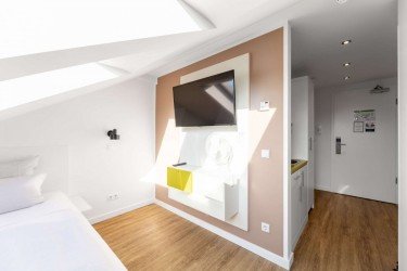Hauptbild HEGERICH: Stilvolles, modernes Apartment mit garantierten Mieteinnahmen am Golfplatz F�rth