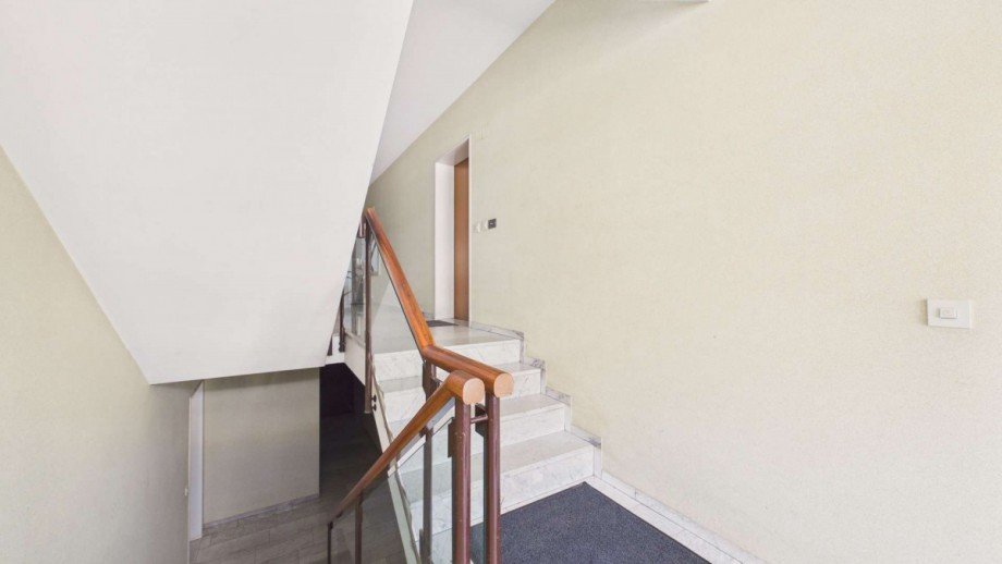 Treppenhaus Terrassenwohnung M�nchen
