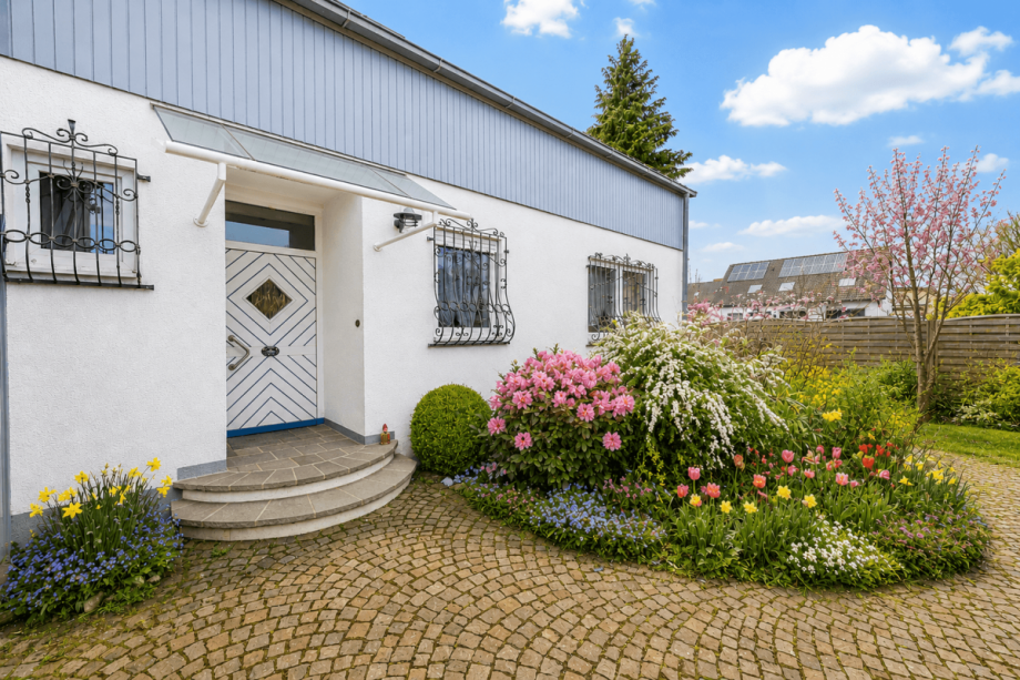 Eingang (KI Visualisiert) Reihenendhaus Cadolzburg