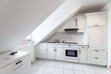 K�che OG Hegerich: Stilvolles Zweifamilienhaus mit Wintergarten und vielseitigen Nutzungsm�glichkeiten