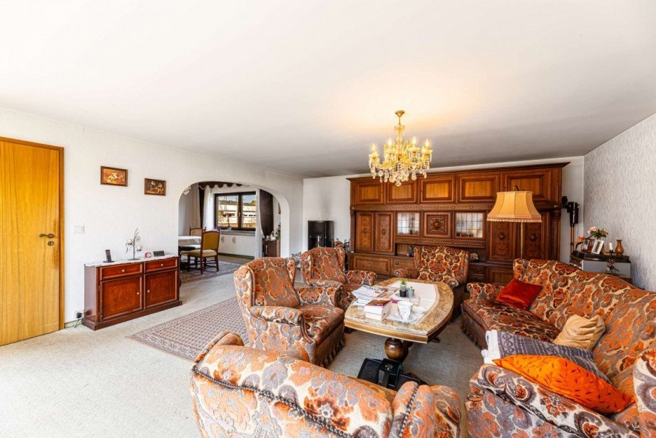 Wohnzimmer im Erdgeschoss Wohn- / Gesch�ftshaus Zirndorf
