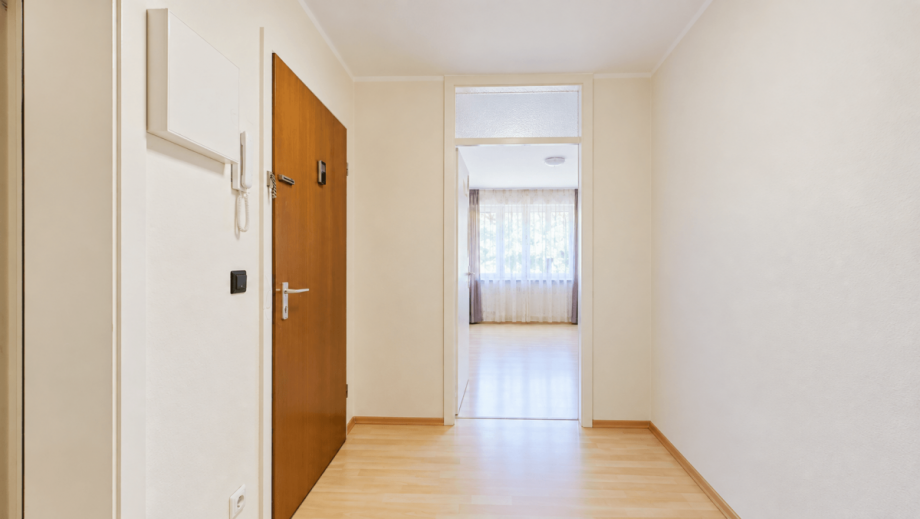 Flur (KI gest�tzt entm�bliert) Erdgeschosswohnung Garching bei M�nchen